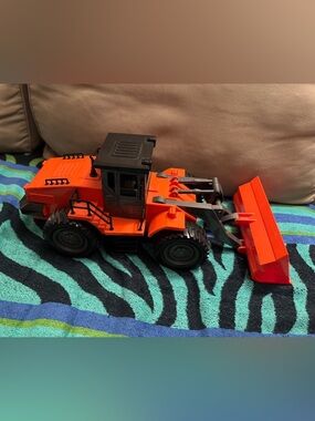 Driven by battat front end loader construction truck toy